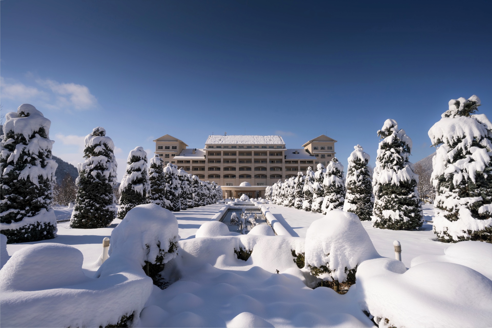 Qafqaz Riverside Hotel